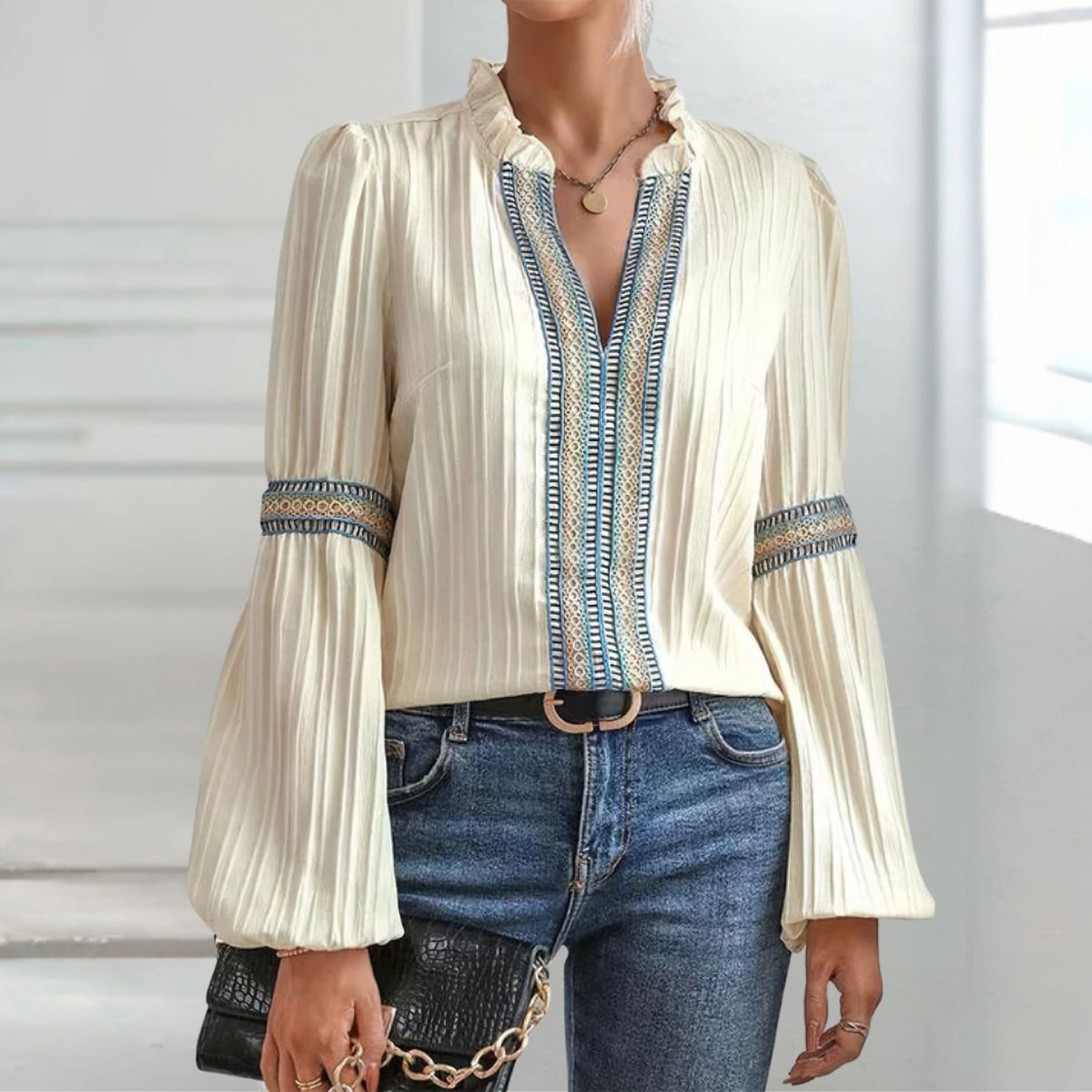 Emilia™ - Elegant och Luftig Blus